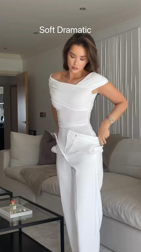 Elegance Dress, Elegant Jumpsuit, Elegant Outfit Classy, Blouse Ideas, Luxury Photography, Soft Dramatic, Stylish Work Attire, Effortlessly Chic Outfits, Classy Work Outfits