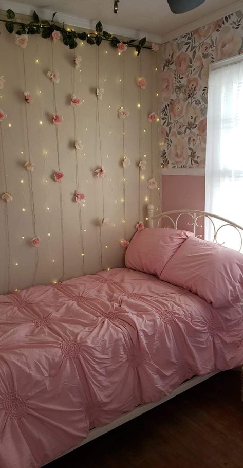 Girly Room Ideas For Teens, Angel Core, Hostel Room, Girly Room Decor, Hiasan Bilik Tidur, Easy Room Decor, Diy Room Decor For Teens, Easy Diy Room Decor, Pixie Hollow