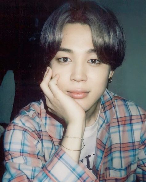 jimin (박지민) shared a photo on Instagram: “What are you doing today ? 😍” • See 119 photos and videos on their profile. Bts Polaroid, Jimin Selca, Bts Aesthetic, Park Jimin Bts, Bts Lockscreen, Life Goes On, Non Fiction, Bts Twt, Busan