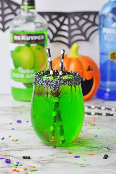 Halloween Chex Mix Recipes, Sour Apple Pucker, Vodka Slush, Sake Cocktail, Banana Pecan Bread, Apple Pucker, Apple Vodka, Kid Friendly Drinks, Caramel Vodka