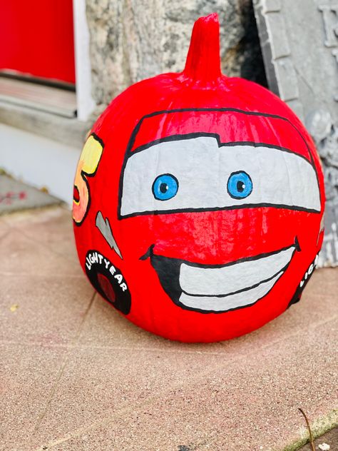 Lightening Mcqueen Pumpkin Carving, Lightning Mcqueen Painted Pumpkin, Lightening Mcqueen Pumpkin Painting, Pumpkin Painting Ideas Dinosaur, Spiderman Painted Pumpkin, Lighting Mcqueen Pumpkin, Lighting Mcqueen Pumpkin Painting, Mater Pumpkin Painting, Kids Pumpkin Contest Ideas