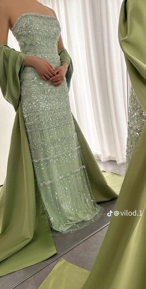 Evening Gown Accessories, Robes D'occasion, Soiree Dress, Elegant Dresses Classy, فستان سهرة, Beaded Gown, Gala Dresses, Glam Dresses, Looks Chic