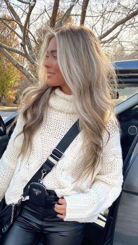 Hair Wedding Hair Looks, Winter Blonde Hair, Fall Blonde Hair Color, Blonde Lowlights, Hair Color Ideas For Fall, Fall Blonde Hair, Summer Blonde Hair, Classic Wedding Hair, Ash Blonde Hair Colour