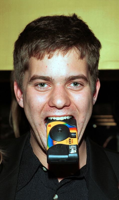 Joshua Jackson 90s, Sarcastic Brunette, Charlie Conway, Dawson Creek, Pacey Witter, Dawson's Creek, Joshua Jackson, Mighty Ducks, Funny Jokes To Tell