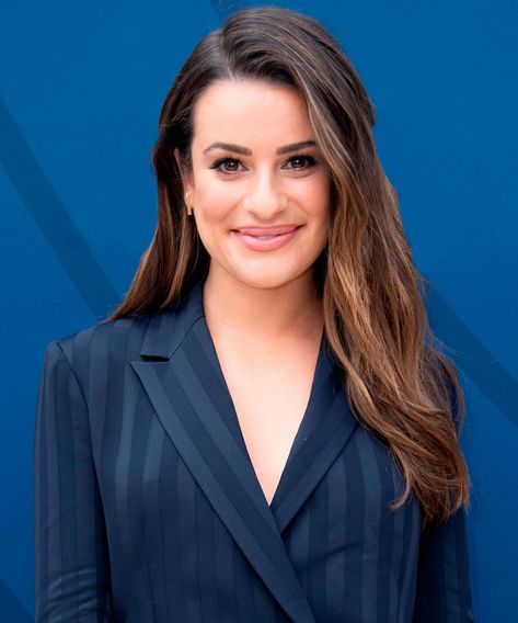 Lea Michele Just Cut Her Hair Into The Trendiest Summer Lob #refinery29 https://www.refinery29.com/en-us/2019/06/235115/lea-michele-haircut-lob-instagram Lea Michele Hair, Summer Hair Inspiration, Lob Cut, Lea Michele Glee, Summer Haircuts, Rachel Berry, Lob Hairstyle, Personal Color, Midlength Haircuts