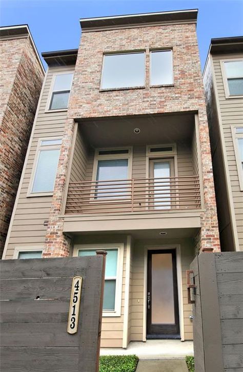 4513 Cornish St, Houston, TX 77007 - House for Rent in Houston, TX | Apartments.com House Or Apartment Outside, Townhouse Vision Board, Houston Apartments For Rent, Apartment Ideas Exterior, House Or Apartment, Houston Townhouse, Cute Townhouse, Bouquet Snapchat, Rent Money