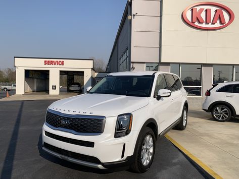 2020 Kia Telluride LX. Snow White Pearl. White Telluride Kia, Kia Telluride X Pro, Kia Suv Telluride, 2022 Kia Sorento, Kia Stinger White, Vintage Cars For Sale, Austin Martin, Audi 1, Mercedes Benz 190