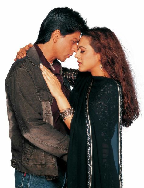 Bollywood Moments, Veer Zara, Veer Zaara, Dimple Girl, Pretty Zinta, Shah Rukh Khan Movies, Srk Movies, Vintage Bollywood Aesthetic, Bollywood Music Videos