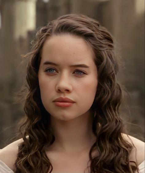 Anna Popplewell Reign, Susan Narnia, Narnia Susan, Susan From Narnia, Susan Pevensie, Anna Popplewell, Georgie Henley, Mackenzie Foy, Prince Caspian