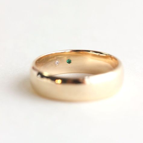 Cedar Band Unique Matching Wedding Rings, Matching Wedding Bands His And Hers, Matching Wedding Bands His And Hers Unique, Flat Wedding Rings, Unique Wedding Bands Matching, Unique Gold Wedding Rings, Vintage Inspired Wedding Band, Wedding Bands Unique, Bride Era