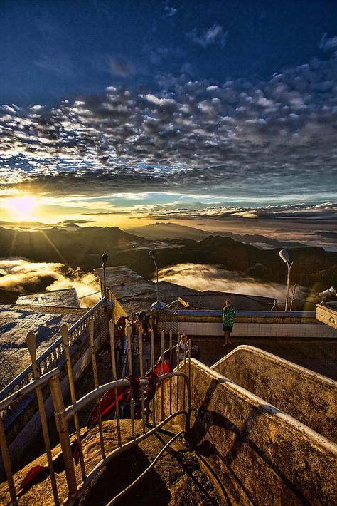 Adams peak Adam's Peak Sri Lanka, Adams Peak, Adam's Peak, Sun Rise, 2024 Vision, Amazing Photos, Beautiful Places To Visit, Plan Your Trip, Nature Pictures