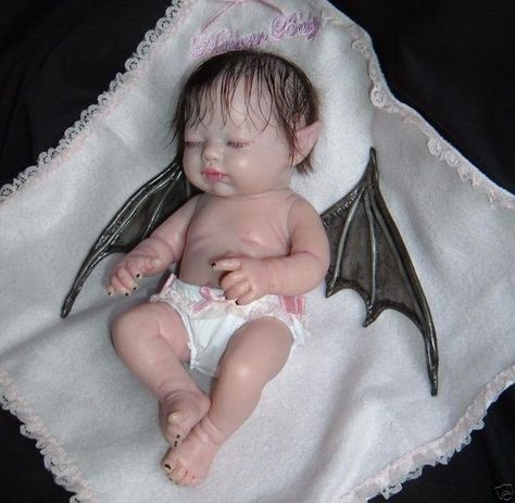 Baby Vampire, Scary Cakes, Creepy Baby Dolls, Fairy Art Dolls, Scary Dolls, Gothic Dolls, Fantasy Doll, Halloween Doll, Creepy Dolls