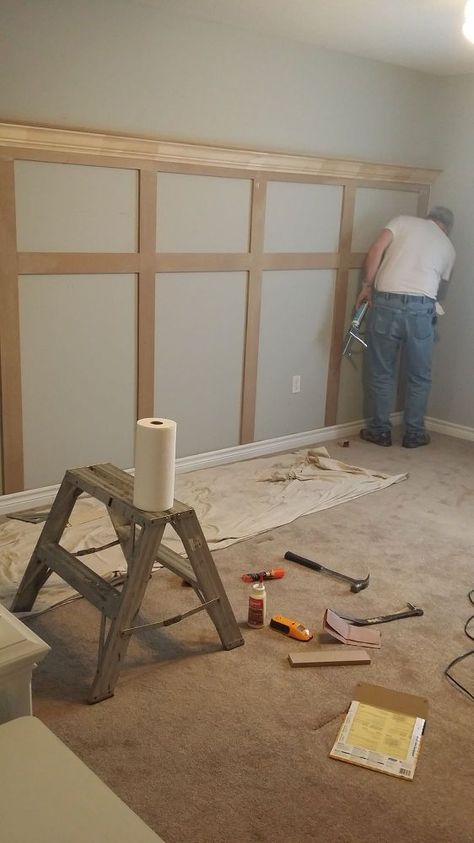 Bedroom Board And Batten Wall, Bedroom Board And Batten, Lambriseringen Gang, Wainscoting Hallway, Wainscoting Bedroom, Wainscoting Styles, Bedroom Board, Batten Wall, Diy Wainscoting