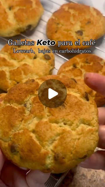 Keto Recetas | Alimento y Salud on Instagram: "Galletas keto, lowcarb,  bajas en carbohidratos para el café  By @cocinasabrosoconmay ❤️  Darle ❤️ a la publicación es una bonita forma de agradecer las recetas  Síguenos 👉  @keto_recetas_tips Síguenos 👉 @keto_recetas_tips Síguenos 👉 @keto_recetas_tips  ✅️ Si quieres más ideas para tu alimentación cetogénica ve al link de nuestra bio y accede a comprar el  ebook con 350 recetas keto ✅  💥 O comenta "QUIERO EL RECETARIO"  y te enviamos el link directamente a MD 💥   #comidasketo #recetasketo #recetasfit #lowcarb" Galletas Keto, Postre Keto, Healthier Desserts, Recetas Keto, Food Healthy, Keto Dessert, On Instagram