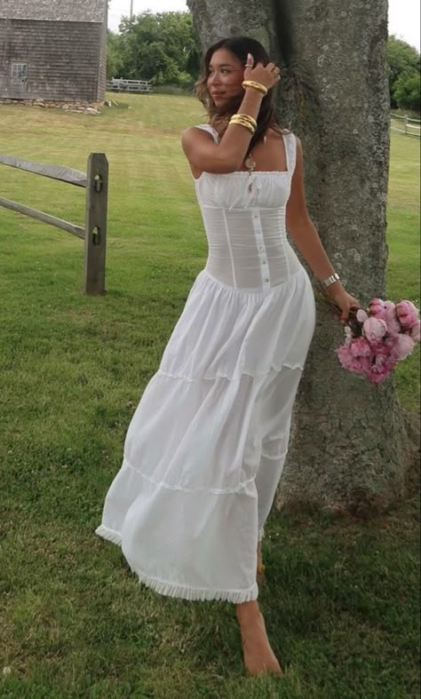 Long Dresses Aesthetic Vintage, Latina Aesthetic Outfit Dress, White Sun Dress Aesthetic, Simple White Sundress, Cottage Outfit Summer Casual, Latina Fashion Outfits Summer Dresses, Cute White Sundress, Vintage White Dress Aesthetic, Long Summer Dress Aesthetic