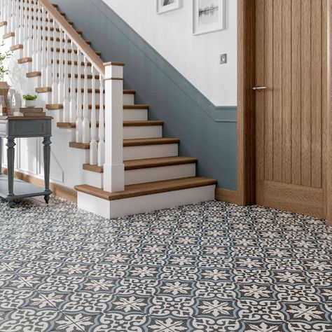 Hall Tiles, Entrance Hall Decor, Victorian House Interiors, Hall Flooring, Tiled Hallway, Patterned Wall, Hallway Flooring, Hallway Designs, Hal Decor