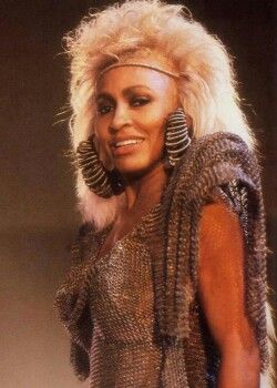 Tina Turner in Mad Max : Beyond Thunderdome Simply The Best Tina Turner, Tina Turner Costume, Halloween Costume Ideas 2023, 80s Dress Up, Mad Max Costume, Costume Ideas 2023, Max Costume, Turner Dress, Purple Mask