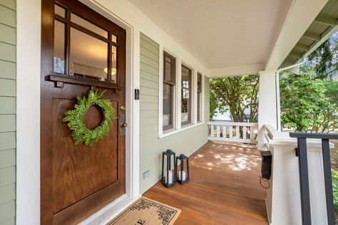 Classic Craftsman Bungalow, Seattle Bungalow Exterior, Craftsman Bungalow Front Porch, Craftsman Home Porch, Craftsman Bungalow Bedroom, 1940 Craftsman Bungalow, 1910s House Exterior, Craftsman Porch Decor, 1940s Remodel