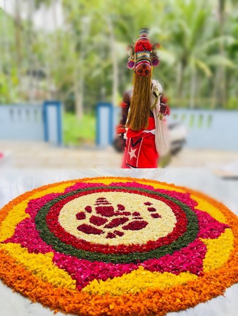 Pookalam Design Onam For Competition, Onam Flower Decoration, Flower Rangoli Designs Creativity, Mini Rangoli, Kerala Festival, Onam Pookalam Design, Onam Kerala, Flower Rangoli Designs, Onam Pookalam