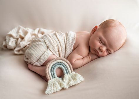 Rainbow Baby Newborn Pictures, Rainbow Baby Maternity Pictures, Rainbow Baby Photoshoot, Newborn Boy Photoshoot, Newborn Pictures Boy, Rainbow Baby Photography, Newborn Shoot Ideas, Boho Newborn, Photography Session Ideas