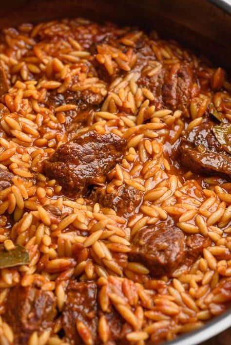 Beef Giouvetsi is a delicious Greek beef and orzo pasta dish. This one is made on the stovetop. With a thick and glazy sauce like risottos'! Pasta In Air Fryer, Pasta In Oven, Orzo Salad Dressing, Cold Orzo Salad, Orzo Salad Recipes Cold, Orzo Salad With Chicken, Chicken Orzo Salad, Reheat Pasta, Orzo Salad Recipes