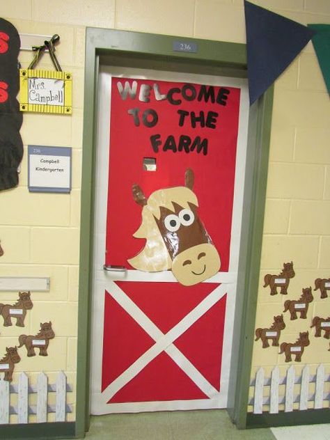 Barnyard Classroom, Barnyard Vbs, Farm Classroom Theme, Farm Theme Preschool, Farm Animals Theme, Farm Preschool, School Doors, Farm Activities, Farm Crafts