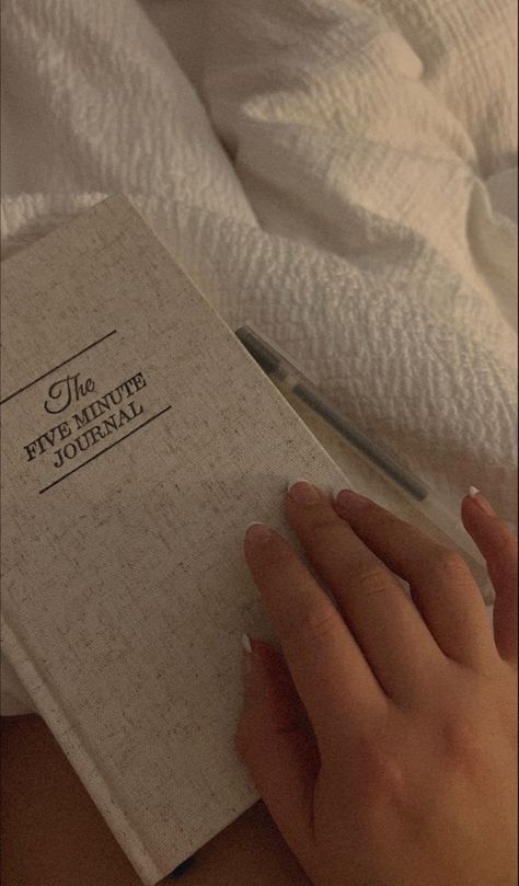 Night Journaling Aesthetic, Sleep Routine Aesthetic, Early Bedtime Aesthetic, Bedtime Routine Aesthetic, Good Sleep Aesthetic, Bedtime Journaling, Glowup Plan, Night Time Routine Aesthetic, Sleep Core