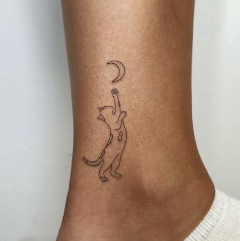 Hand Tattoos Animals, Tattoo Ideas For Your Cat, Tattoo Of Two Cats, Cat Reaching Up Tattoo, Small Tattoos For Cats, Small Cats Tattoos, Tattoos For My Cat, Tattoo Of Cat, Mirco Tattoos