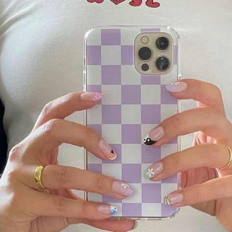 Phone Case Diy Paint, Diy Phone Case Design, Phone Case Ideas, Pretty Iphone Cases, Case Ideas, Aesthetic Phone, Diy Paint, Diy Phone, Diy Phone Case