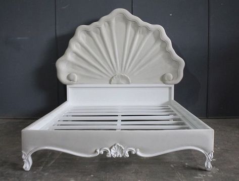 Pearl Room Aesthetic, Seashell Headboard, Mermaid Bedroom Aesthetic, Shell Bed, Mermaid House, Underwater Bedroom, Mermaid Room Decor, Camp Decor, Vintage Bed Frame