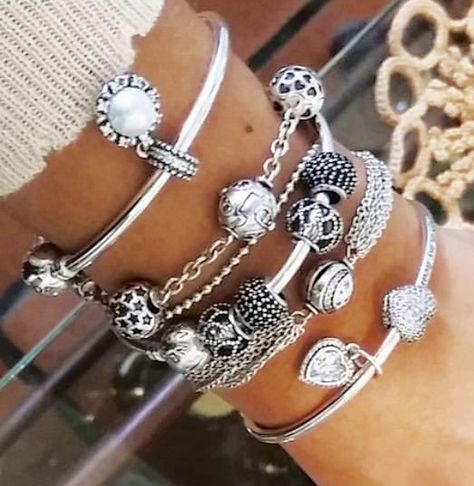 Who could afford so many Pandora bangles with the charms must be super expensive Gothic Jewelry Box, Pandora Jewelry Box, Pandora Bracelet Designs, Pandora Bangle, Pandora Collection, Jewelry Box Diy, Pandora Beads, Jewelry Drawing, Box Diy