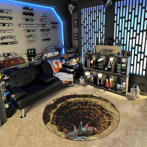 Sci Fi Room Decor, Star Wars House Decor, Star Wars Living Room, Star Wars Basement, Sci Fi Home, Star Wars Office, Star Wars Man Cave, Star Wars Room Decor, Comic Book Room