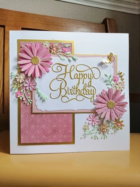 Happy birthday card. Floral handmade card... Ladies Birthday Card Ideas, Birthday Cards For Females, 80th Birthday Card Ideas, Ladies Birthday Cards, Homemade Birthday Cards For Women, Handmade Greeting Card Designs, 80th Birthday Cards, Birthday Cards For Friends, Birthday Cards For Women