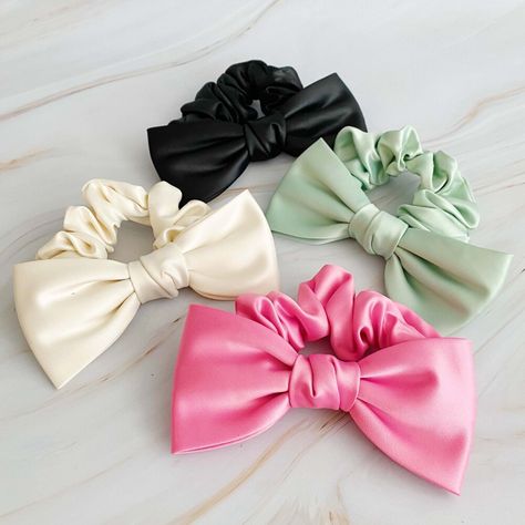 Hair bow holder