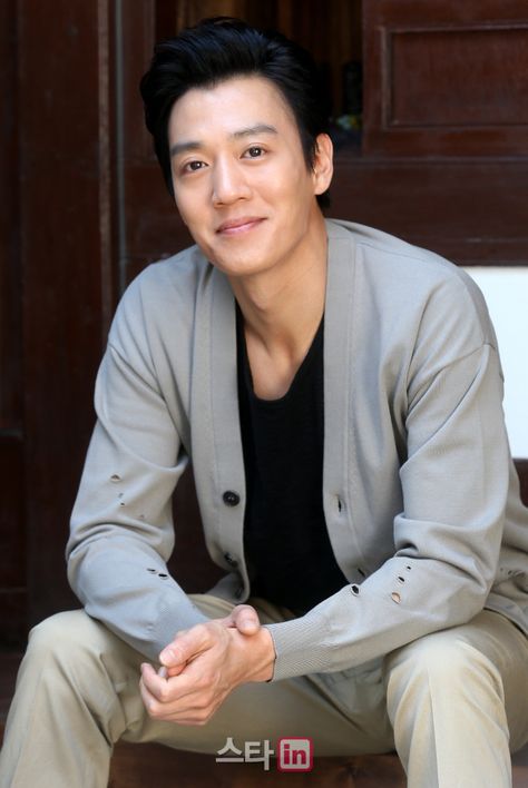 A Stalker's Guide to Kim Rae Won - MyDramaList