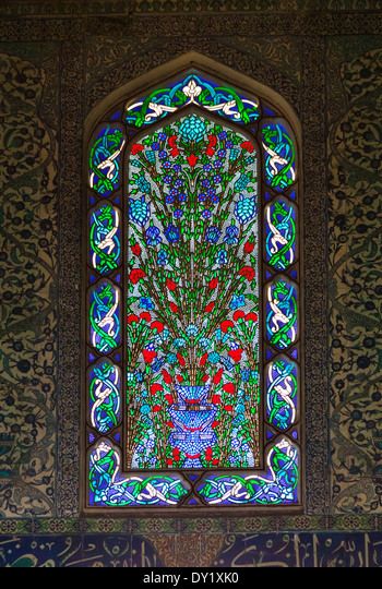 Topkapi Palace Istanbul, Topkapi Palace, Glass Rocks, Art Stained, Stained Glass Designs, Gorgeous Glass, Bottle Painting, Glass Marbles, Stained Glass Window