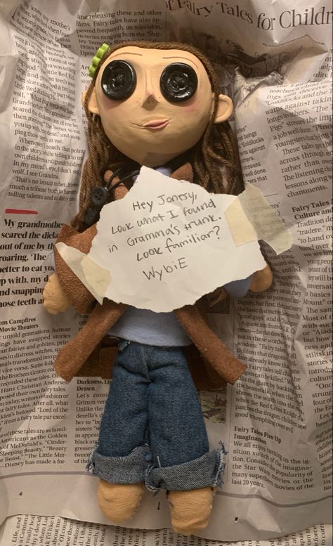 Tim Burton, Coraline Aesthetic, Coraline Doll, Coraline Jones, Clay Art Projects, Diy Clay Crafts, Coraline, Cute Crafts, Crafts To Do