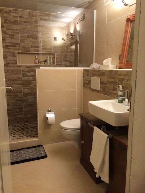 [Promotion] 79 Most Popular Small Bathroom Ideas Modern Space Saving Tips and Tricks You Don't Want To Miss #smallbathroomideasmodernspacesaving Small Washroom Design, Drømme Bad, Makeover Kamar Mandi, Toilet And Bathroom Design, Small Barndominium, Small Bathroom Layout, Small Bathroom Interior, Washroom Design, Small Bathroom Makeover