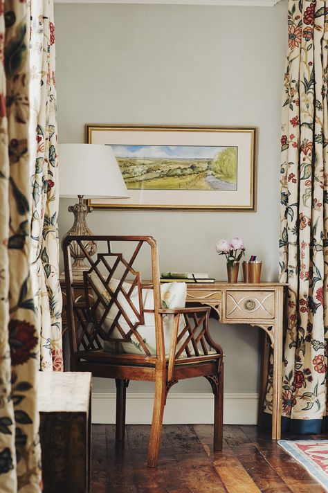 Louise Jones & a House in Wiltshire :: This Is Glamorous Louise Jones, British Decor, Chelsea Textiles, British Interior, Reception Room, Red Home Decor, Grey Furniture, Table Styling, Beautiful Interior Design