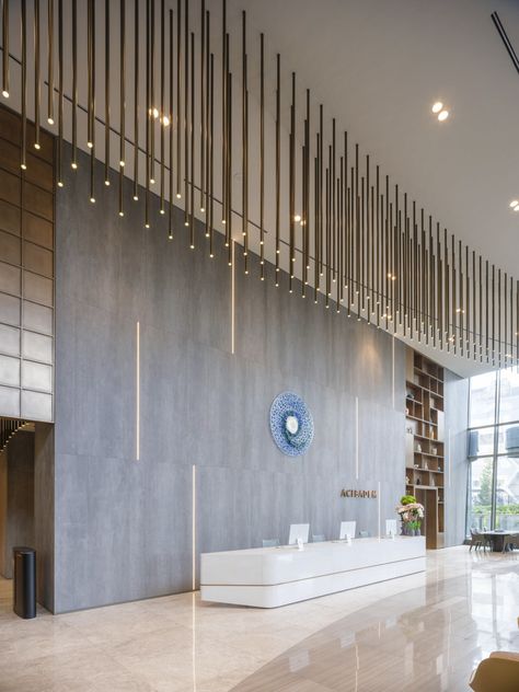 Frameweb | How Gensler helped this Turkish healthcare provider build an ecosystem of care Hospital Lobby, Hospital Reception, Davis Furniture, Healthcare Architecture, Hospital Interior, Architecture Magazine, Spatial Design, Wooden Wall Panels, Modular Lounges