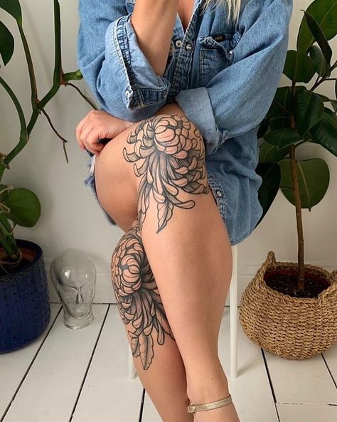 Tattoos Amazing on Instagram: “What's your favorite tattoo 1-5? • @jonnyrad_tattooer • Based in: 🇬🇧 UK, Plymouth • For booking contact tattoo artist directly…” Tattoo Knee, Tattoo Uk, Cursive Tattoos, Boho Tattoos, Palm Tattoos, Hip Tattoos Women, Peonies Tattoo, Knee Tattoo, Tattoo Parlors