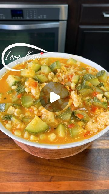 Calabacitas Recipe, Mexican Squash, Oregano Salt, Easy French Toast Recipe, Healthy Food Alternatives, Mexican Soup, Homemade Soup Recipe, Potato Recipes Side Dishes, Mexican Dinner