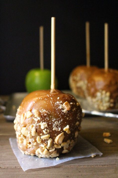 Caramel Apple Recipe, Caramel Apples Recipe, Apple Recipe, How To Make Caramel, Greek Salad Pasta, Candy Thermometer, Caramel Corn, Caramel Recipes, Recipe From Scratch