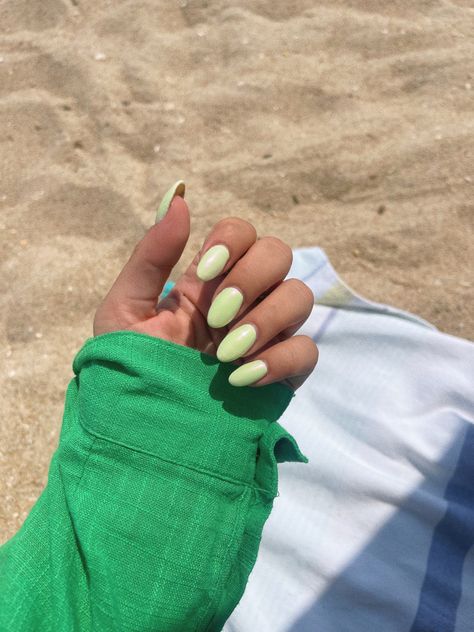 Key Lime Green Nails, Melon Green Nails, Key Lime Nails, Lime Yellow Nails, Honeydew Nails, Chrome Light Green Nails, Nails Lime Green, Lime Green Yellow Nails, Neon Pastel Green Nails