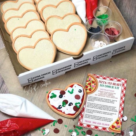 Valentine Pizza Cookie, Valentines Pizza Cookie, Valentines Diy Cookie Kit, Pizza Cookies Decorated, Valentine Cookie Kit, Vday Cookies, Diy Cookie Kit Instructions, Diy Cookie Kits, Cookie Kit Instructions