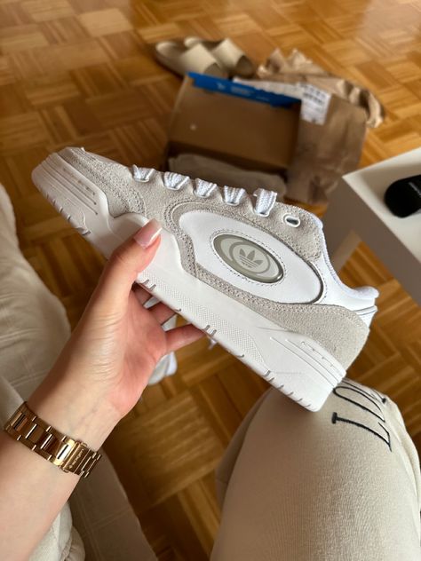 #adidas #adi2000 #sneakers Sneakers 2023 Trends, Adidas Adi 2000, Adidas 2000, 2000 Outfit, Adidas Adi2000, 2000 Shoes, Sneaker Outfits Women, Dr Shoes, Hype Shoes