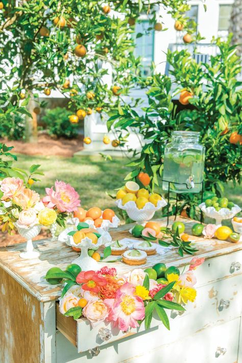 Citrus Wedding Inspiration Citrus And Sunset Theme, Citrus Themed Party, Buffet Theme, Marbella Wedding, Green Wedding Theme, Citrus Party, Citrus Theme, Orange Wedding Themes, Bright Wedding Colors