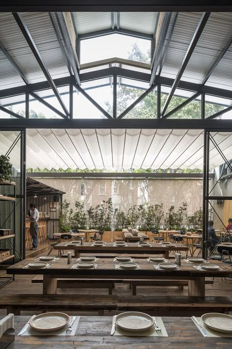 Cafe Industrial, Outdoor Restaurant Patio, Farm Restaurant, Industrial Cafe, Outdoor Restaurant Design, Restaurant Patio, Outdoor Cafe, Coffee Shop Design, Bar Design Restaurant