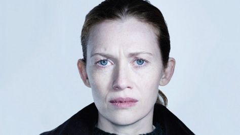 The Killing Season 3 Sneak Peeks: Sarah Linden’s Blast from the Past Linden And Holder, Mireille Enos, Gangster Squad, Little Dorrit, Female Detective, Mad Women, Sean Penn, Badass Women, About Time Movie