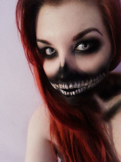 [  http://www.pinterest.com/toddrsmith/boo-who-adult-halloween-ideas/  ]  -  Halloween makeup Misfits Halloween, Makeup Artistique, Extreme Make-up, Creative Halloween Makeup, Halloweenský Makeup, Halloween Make-up Looks, Creepy Makeup, Horror Make-up, Cool Halloween Makeup